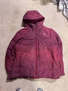 The North Face Women's XL 550 Down Insulated Ski Winter Hooded Jacket Maroon